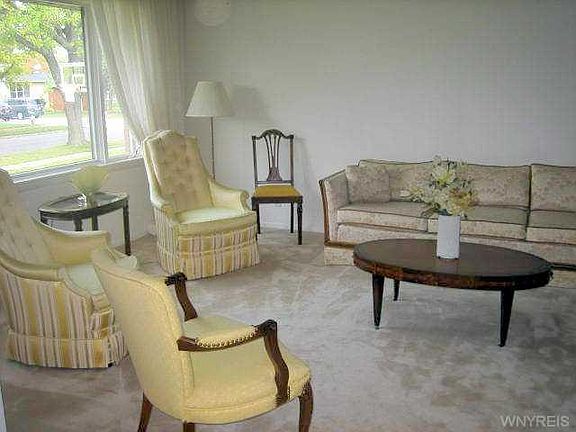 4th image of 141 Noel Dr