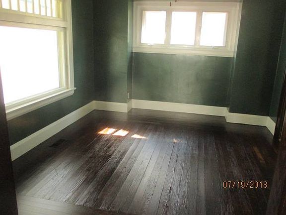 5th image of 123 E Boston Ave