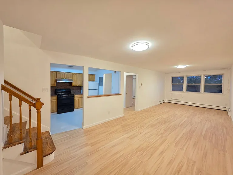 2605 Benson Ave #3 — Photo 4