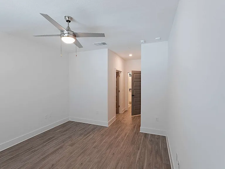 The Parian Luxury Apartments — Photo 105