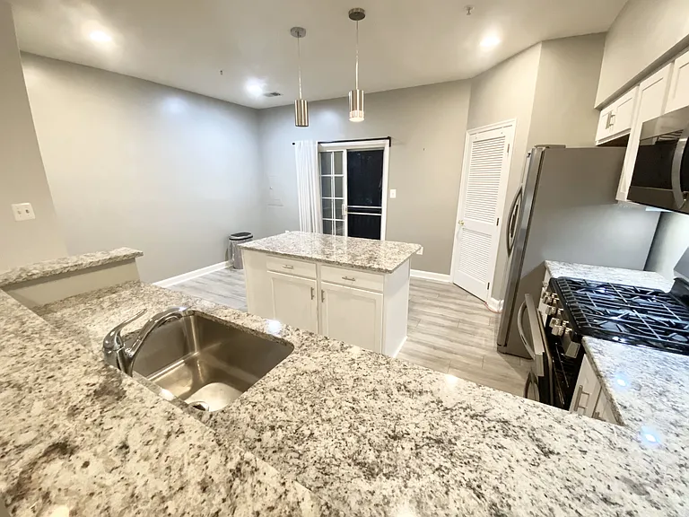 8704 Aspen Grove Ct — Photo 9