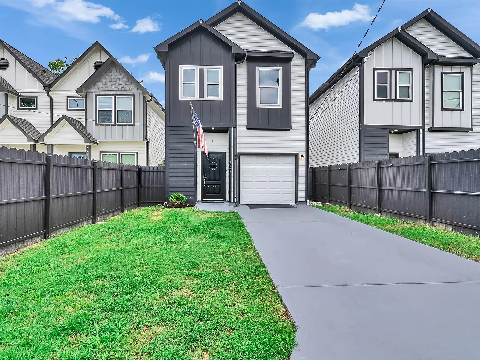 3 bed, 2.5 bath, 1570 sqft, $2,000 — Photo 2