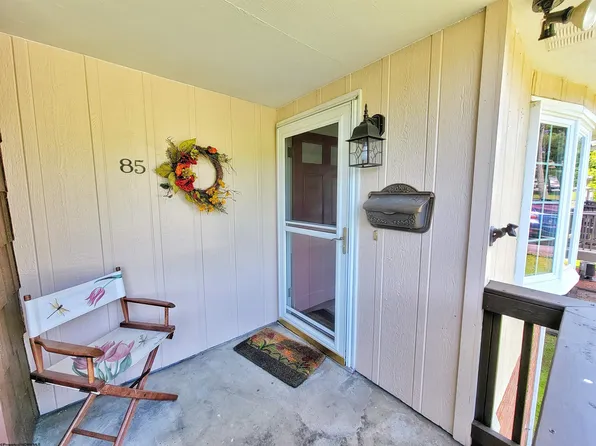 85 Pinewood Rd, Clarksburg, WV 26301