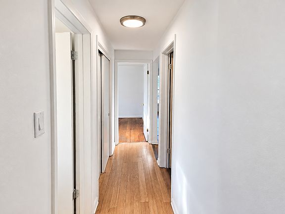 3rd image of 7226 W 60th Pl