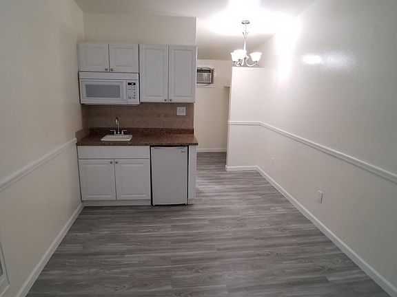 3rd image of 1102 E Turney Ave Unit B