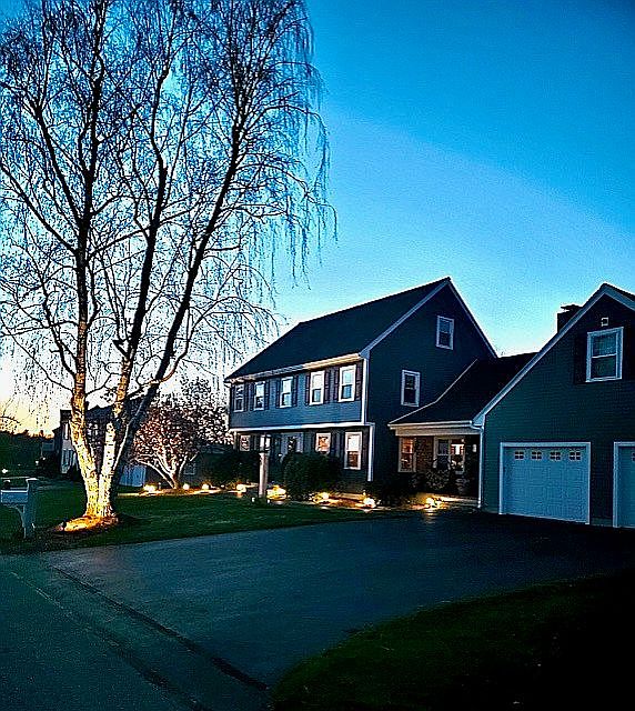 2nd image of 32 Meetinghouse Rd