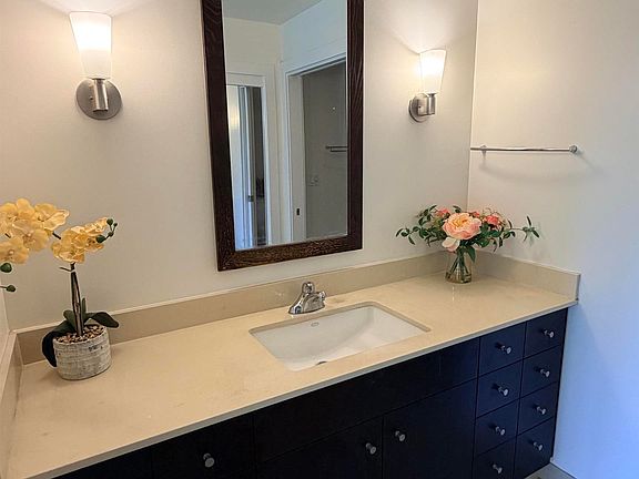5th image of 585 9th St Unit 335