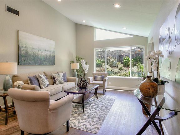 5th image of 890 Furlong Dr