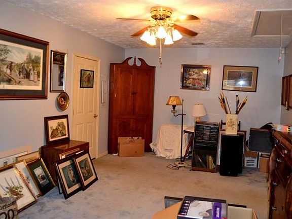 3rd image of 3333 Kenesaw Dr