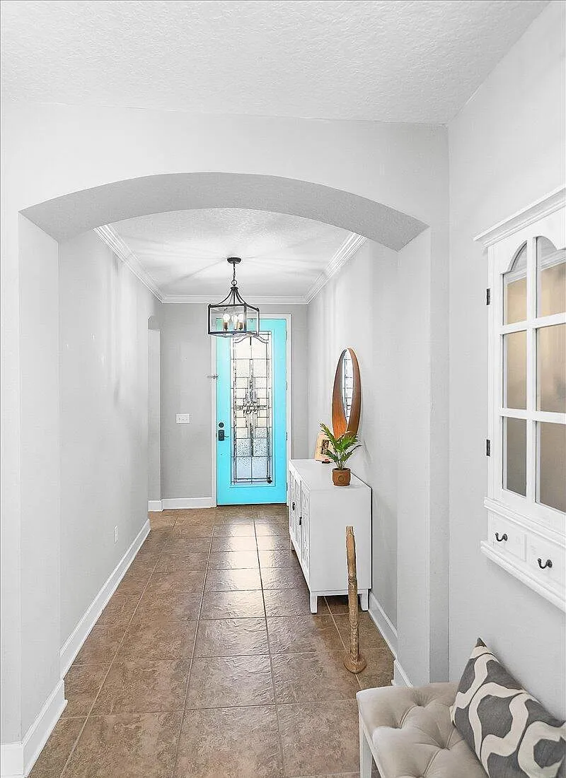 4 bed, 2057 sqft, $3,500 — Photo 3