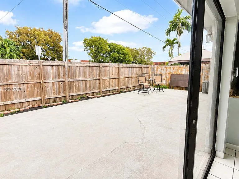 10900 NW 7th St #101 — Photo 5