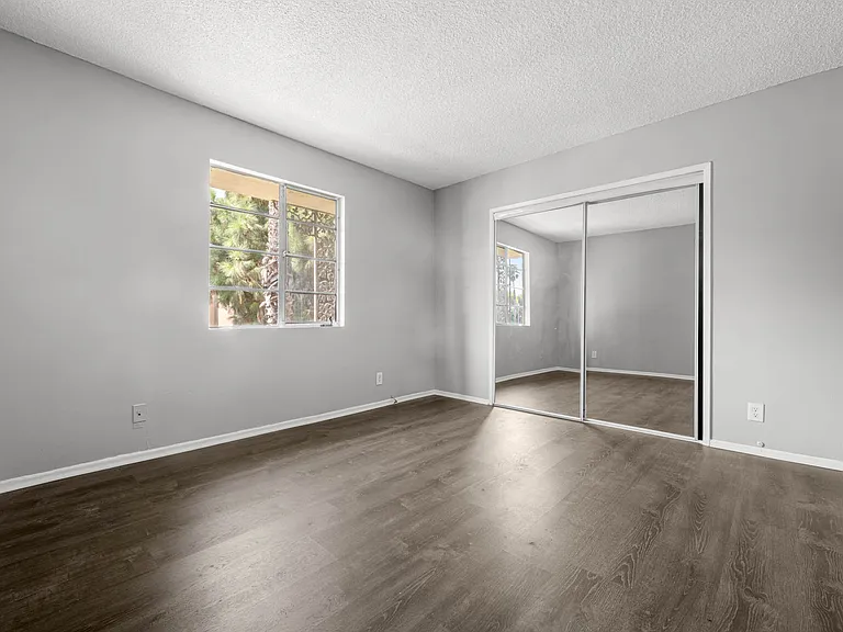 19035 Sherman Way — Photo 11