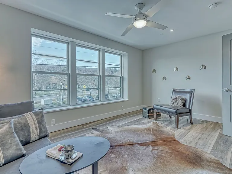 323 Taughannock Blvd — Photo 22