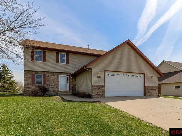 128 Falcon Dr, Mankato, MN 56001