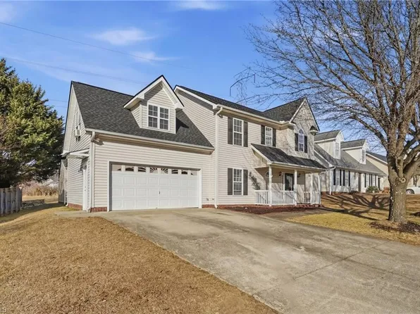 3871 Eagleston Ct, High Point, NC 27265