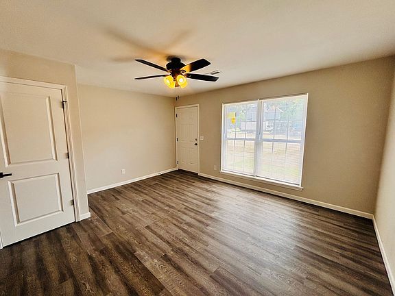 3rd image of 101 N Oak St #10