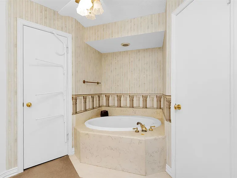 11634 Southlake Dr — Photo 21