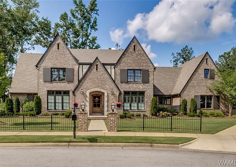 1st image of 1028 Shady Tree Ln