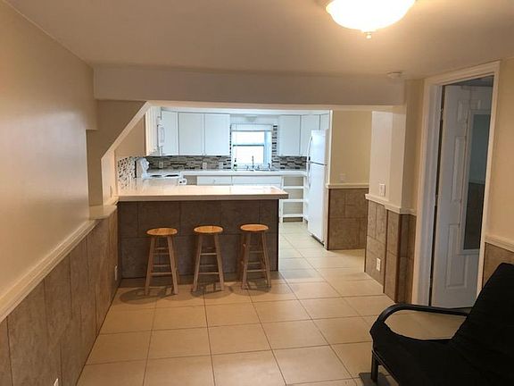2nd image of 62 1/2 Valencia St #C