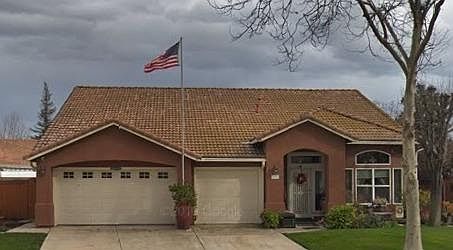 2nd image of 10002 River Bluff Ln