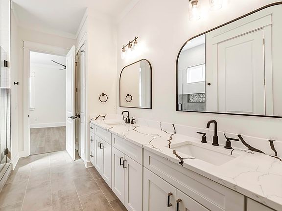 4th image of 4056 Biltmore Ave #4056
