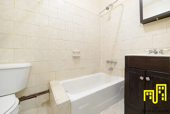 Rented by The Syper Group | media 12