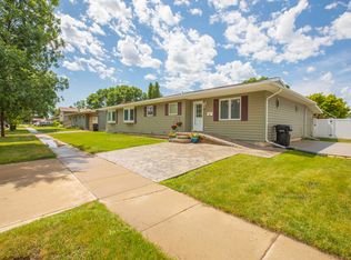 1317 9th Ave W, Williston, ND 58801