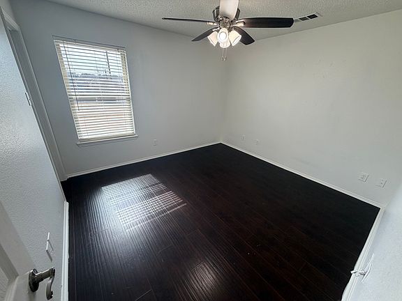 4th image of 4022 Wiltshire Dr