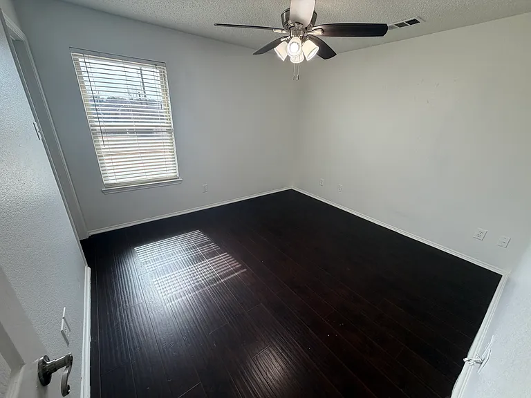 4022 Wiltshire Dr — Photo 4