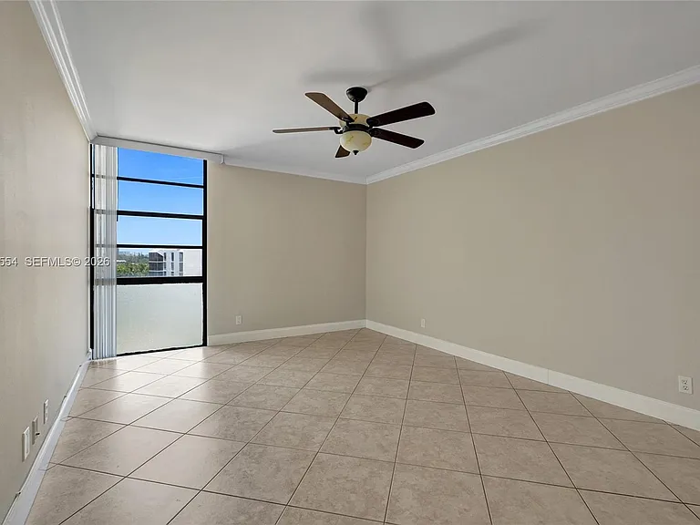 20400 W Country Club Dr #812 — Photo 24