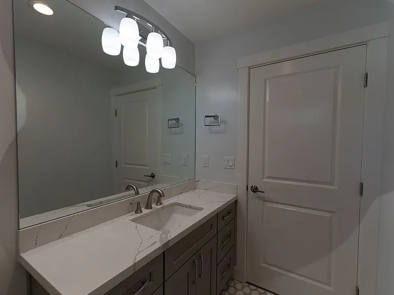 1313 Lawton Ave #A — Photo 17
