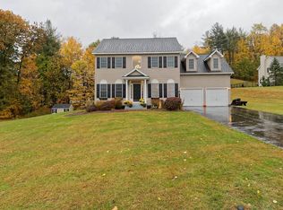 15 Daisy Ln, Wynantskill, NY 12198