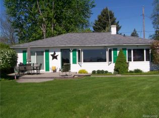 7281 River Rd, Marine City, MI 48039