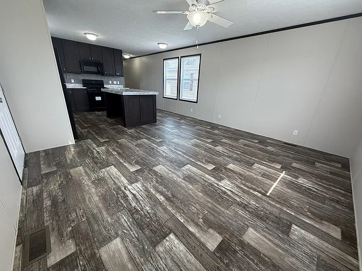 38000 Le Chateau Blvd #500 — Photo 4