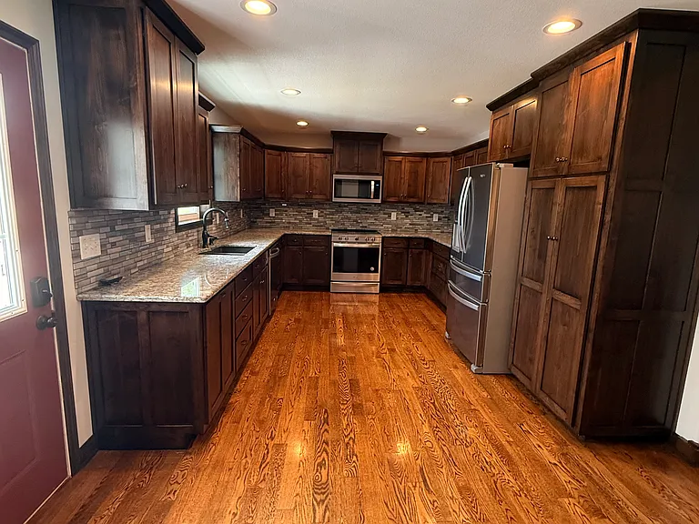 906 Summit Rd — Photo 4