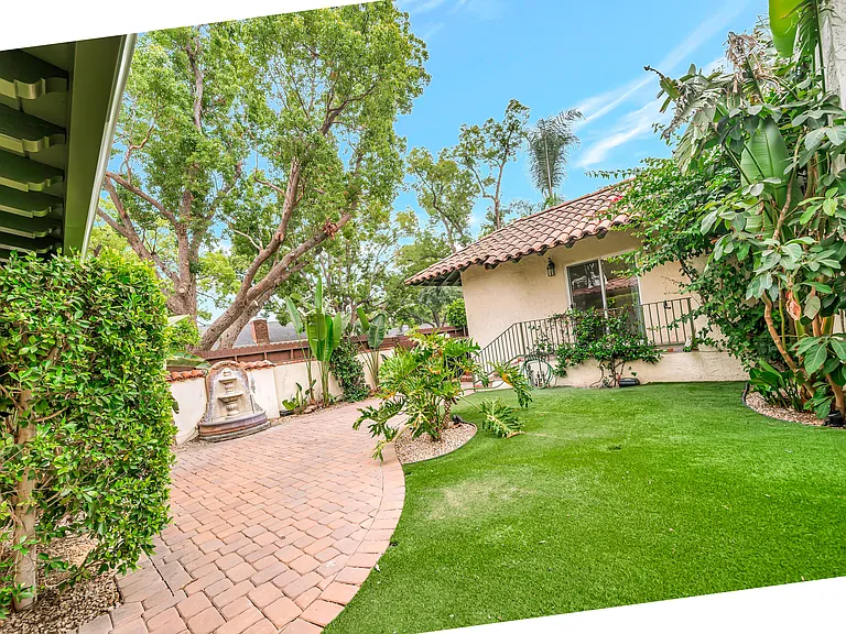 546 S Beachwood Dr — Photo 53