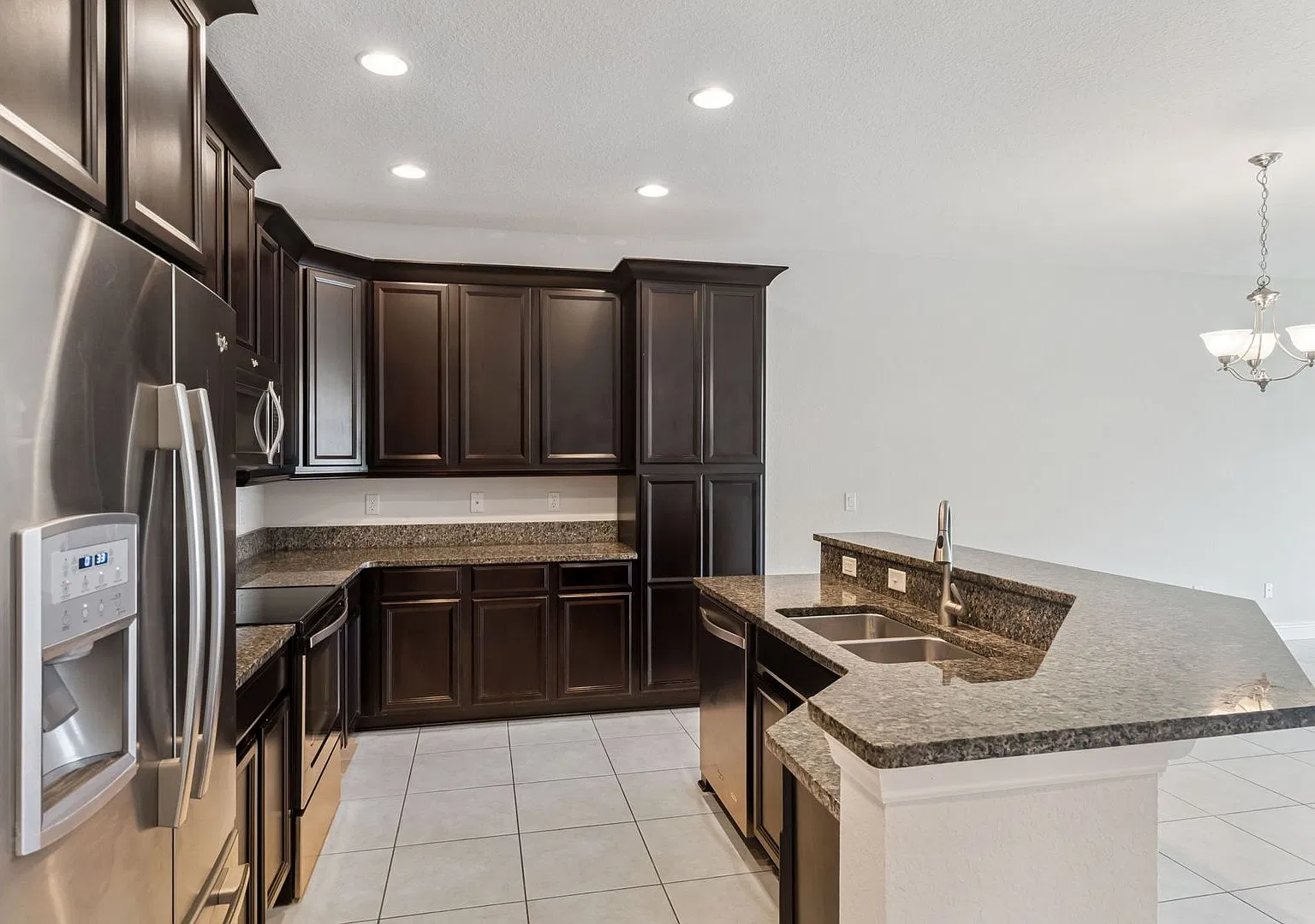 Beatiful Townhome in Guard Gated Eagle Creek 4/3.5/2 — Photo 4