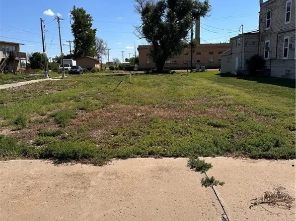 10 S 1st St E, Baker, MT 59313