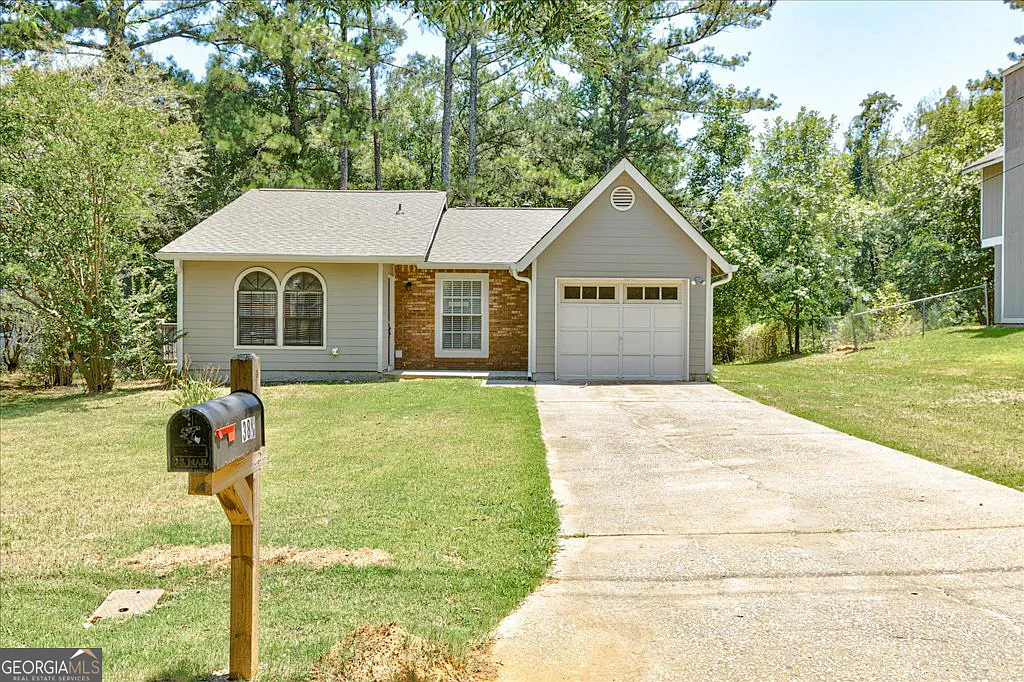 385 Brittan Trl photo 1