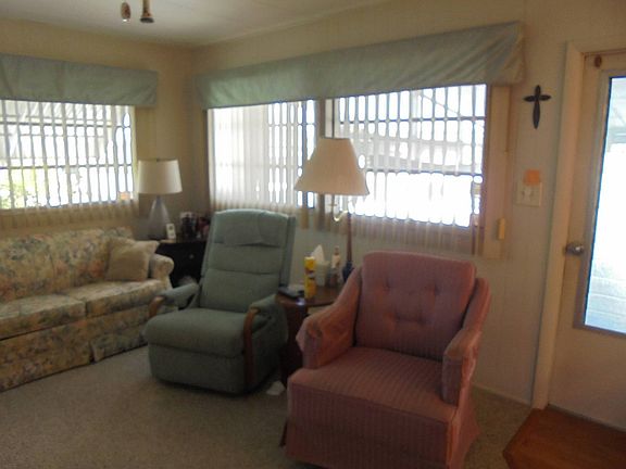 5th image of 422 Cobalt Ave #422
