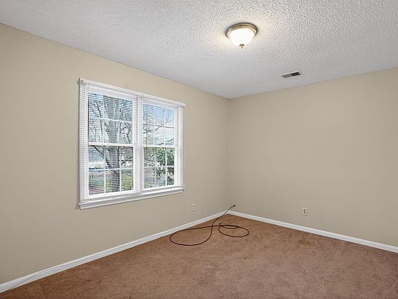 5th image of 122 Whitehurst Way