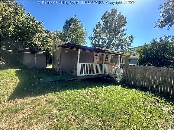2nd image of 28 Tyler Ln