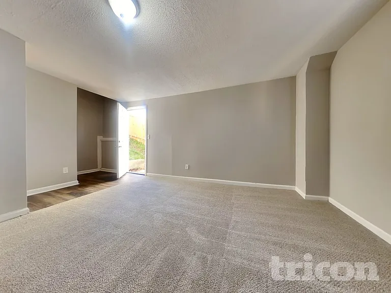 6260 Phillips Lake Way — Photo 27
