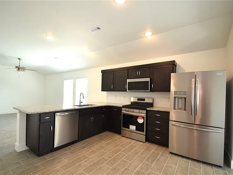 2071 Bluestem Dr — Photo 11
