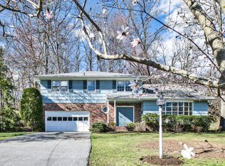 7 Oriole Pl, Rye Brook, NY 10573