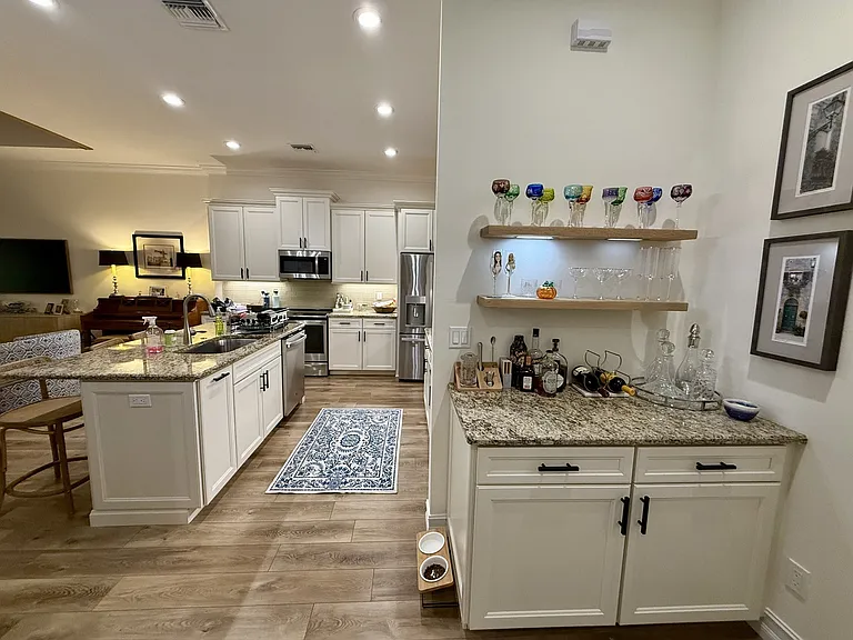 2025 Bridgepointe Cir #118 — Photo 5