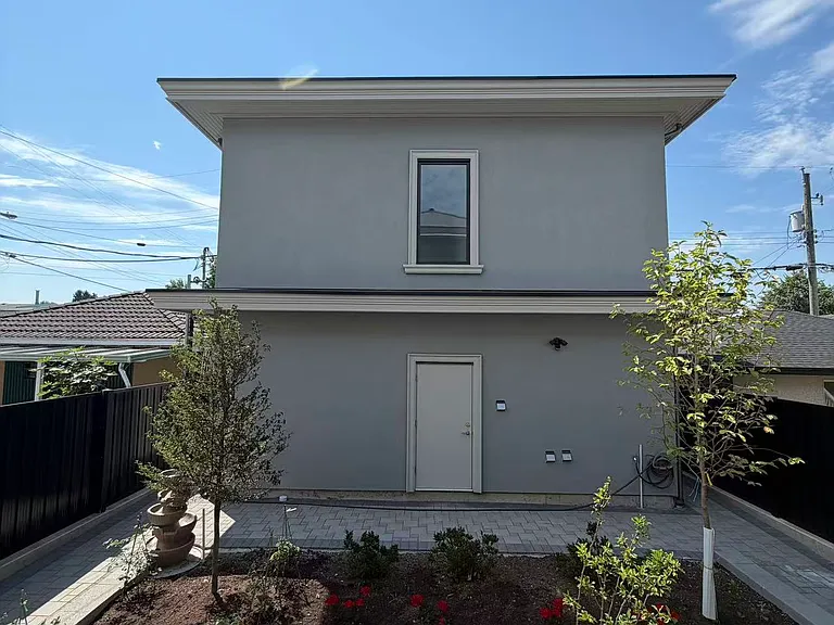 2160 E 49th Ave — Photo 10