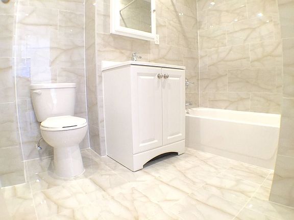 3rd image of 206 E 81st St APT 4A