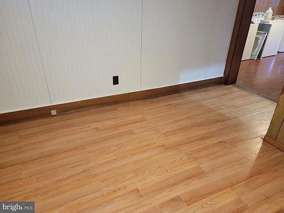 3rd image of 367 Cummings Ave