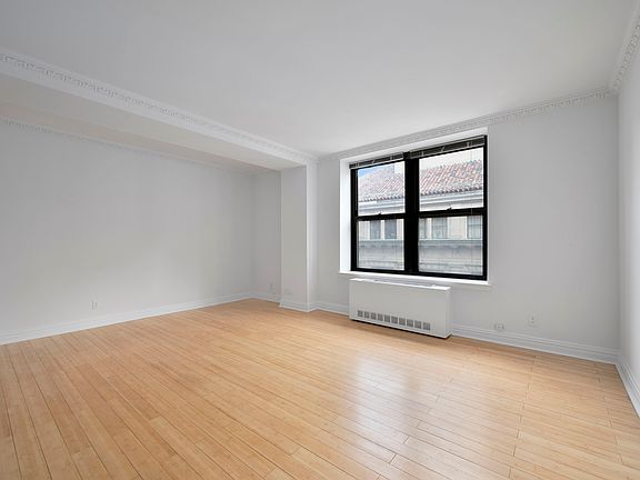 3rd image of 201 W 74th St APT 11G